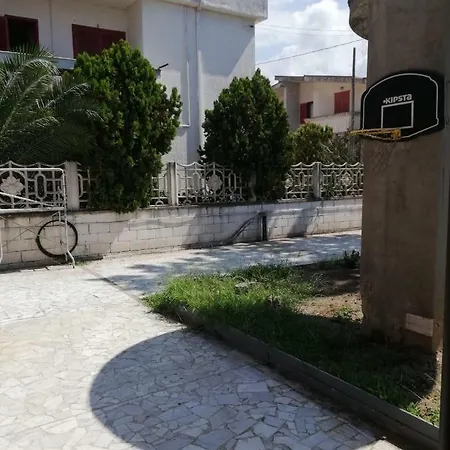 La Depandance